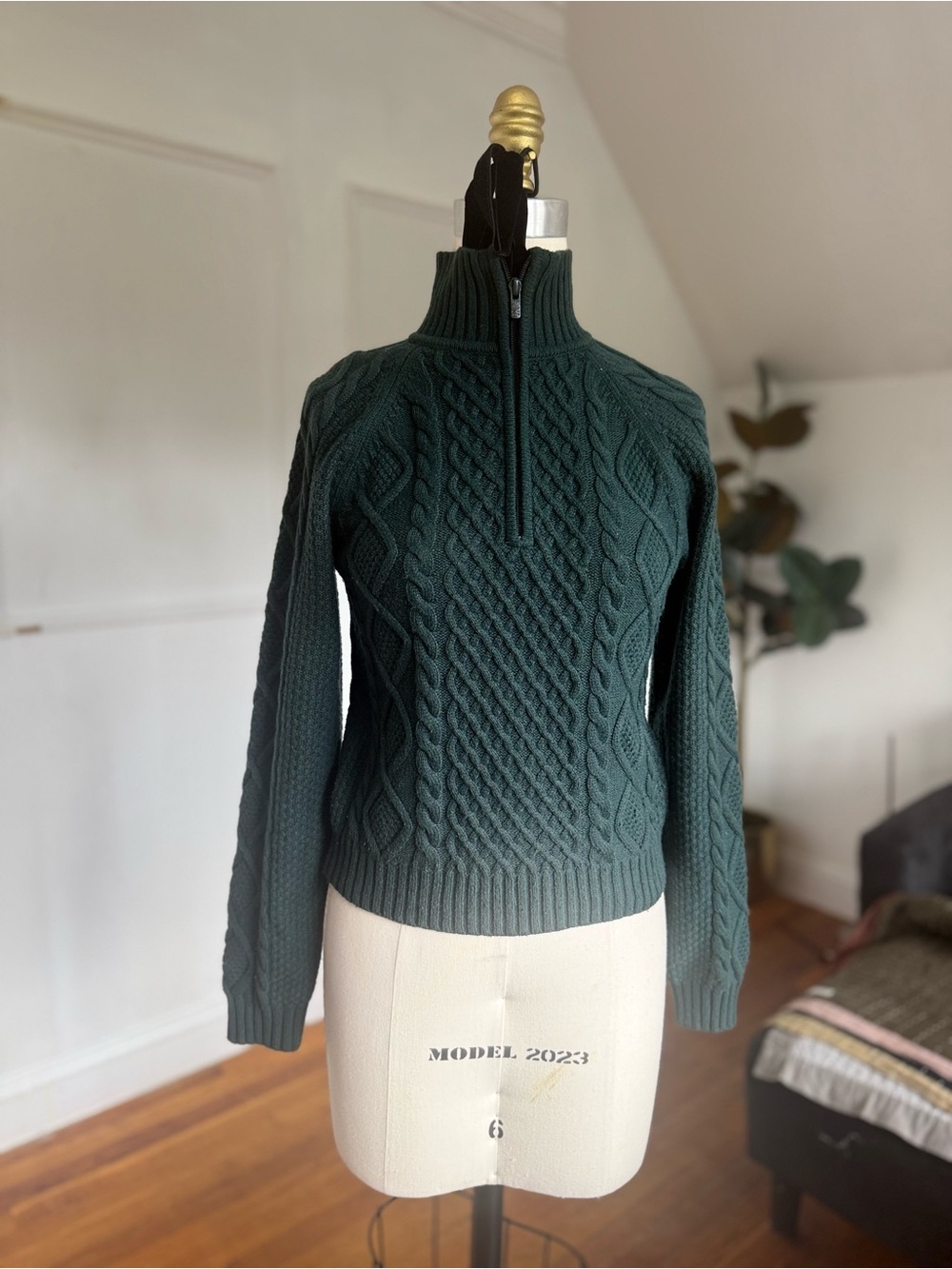 Aritzia Dark Green Cable-Knit Half-Zip Sweater - Picture 8 of 8